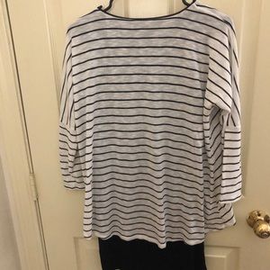 Casual black and white top